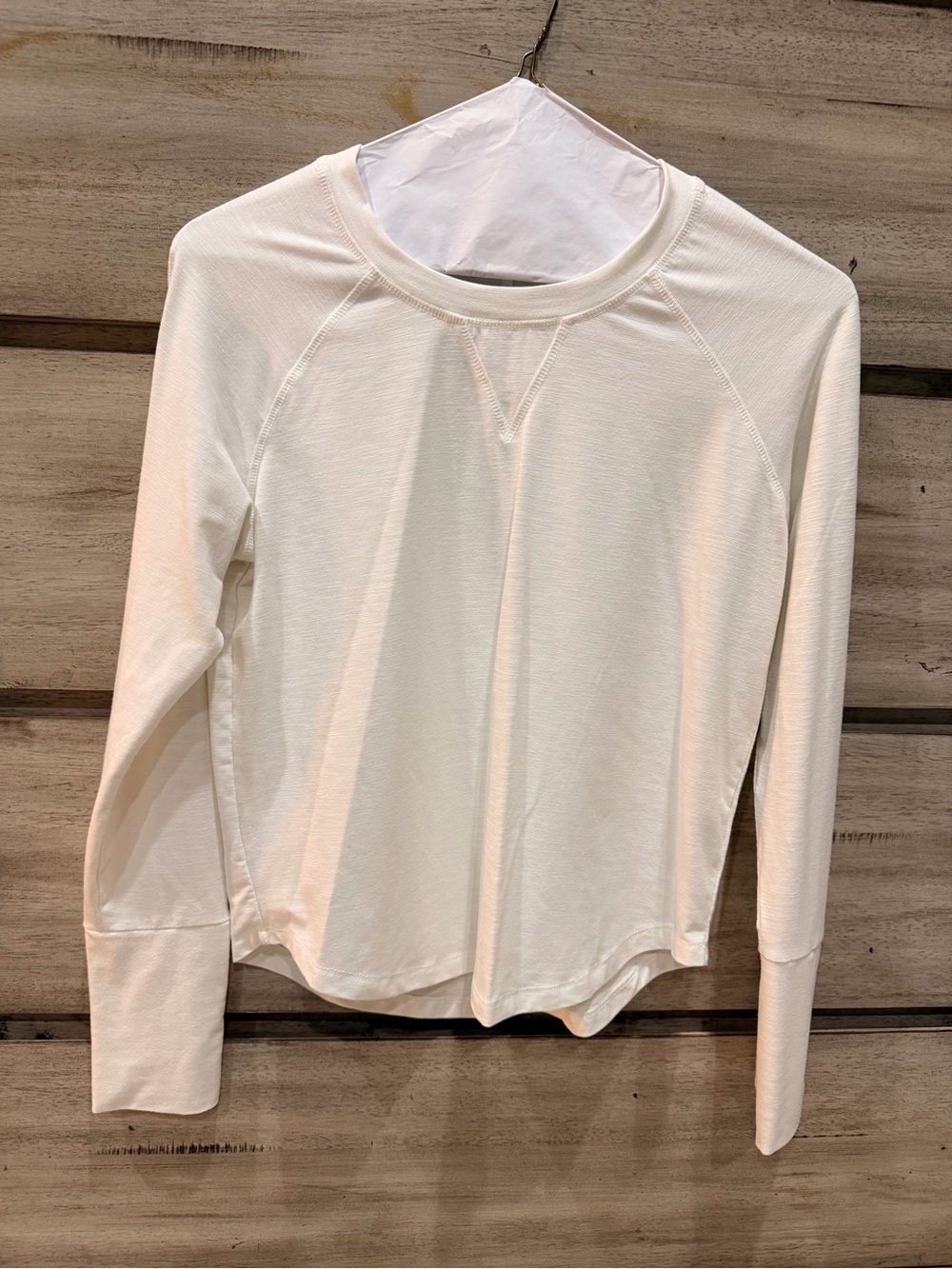 Evereve white Raglan-Shoulder Long Sleeve Crewneck with snap sleeves